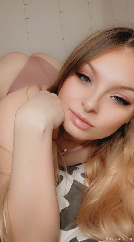 carlyraeofficial modèle parfait img