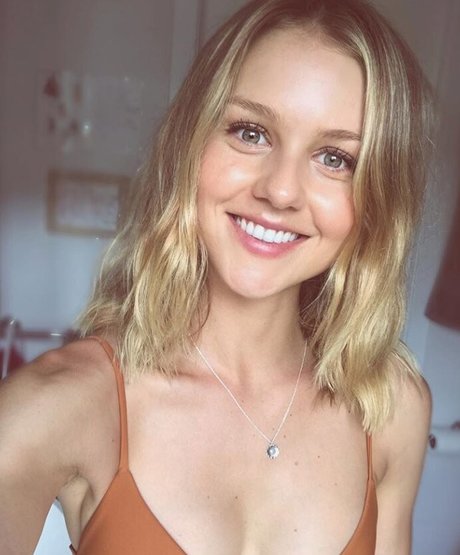 Isabelle Cornish star du sexe image