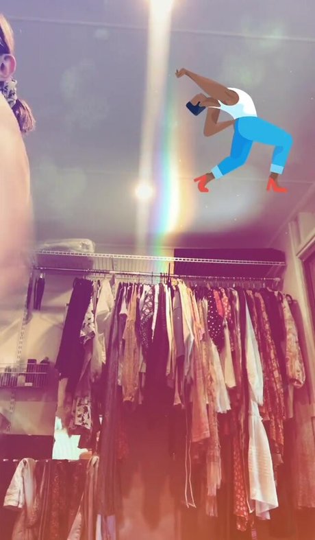 Isabelle Cornish modèle photos