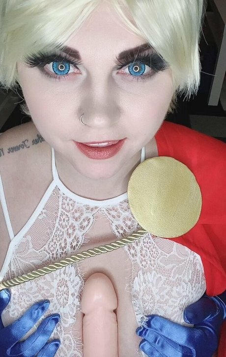 canadiancomiccutie belle actrice images