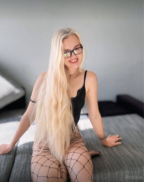 aniicka modèle magnifique image