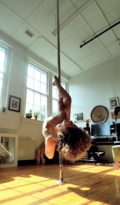 Hallee Hirsh sexe star image