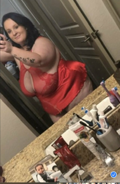 laceee1996 star du porno nue archive