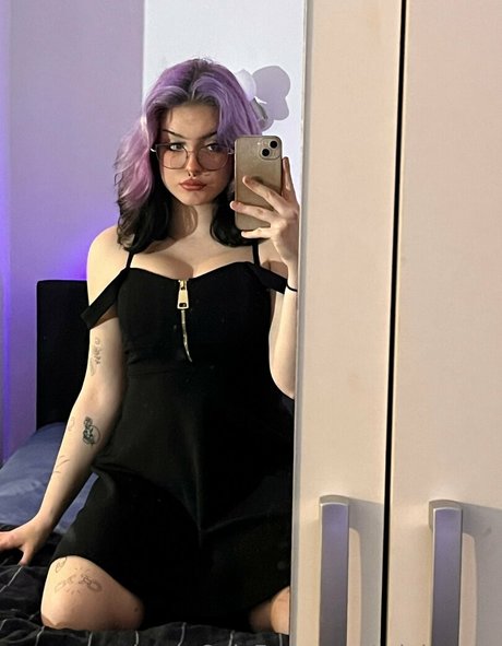 miniasuna modèle pornographique photos