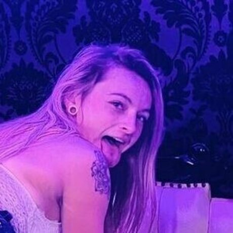 Tyarah Dziedzic modèle hd photos