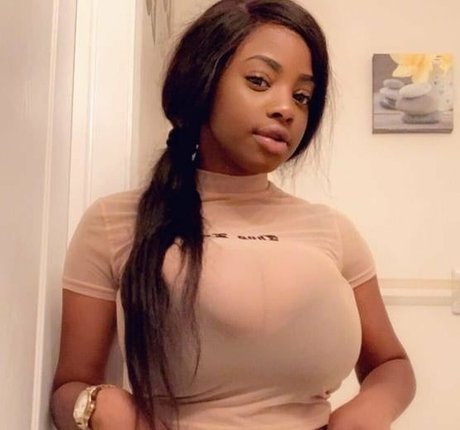 Itstaviaa modèle chaud image