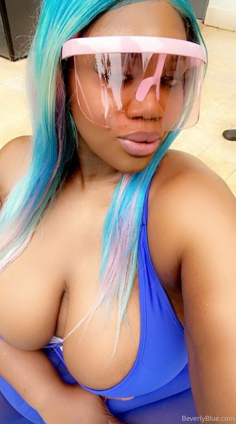 beverlyblue3x xxx étoile des photos