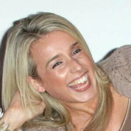 Lara Lewington star du porno sexy des photos