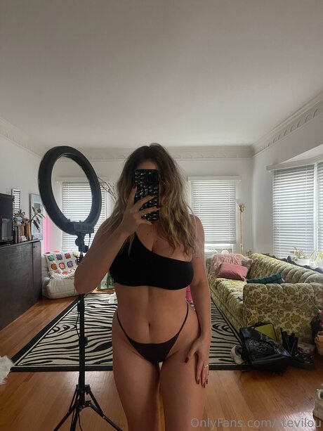 stevilou modèle parfait image