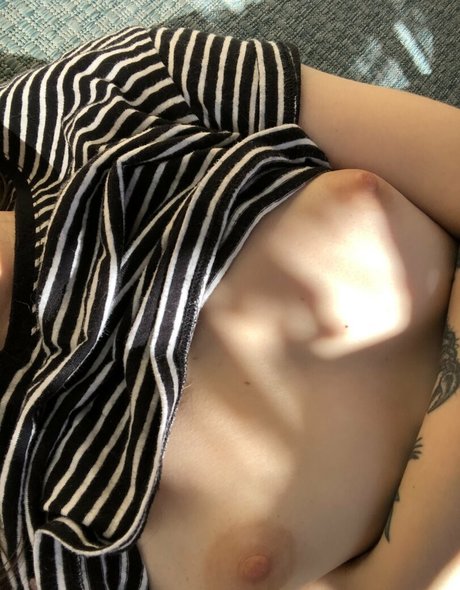 gros seins asiatiques onlyfans érotique exclusif galerie