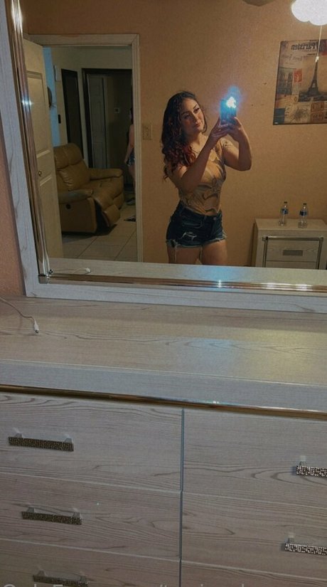 tinavalenssx haut modèle des photos