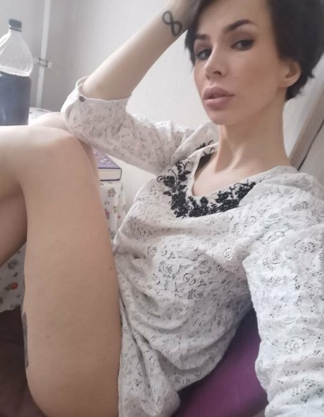 elenahug jolie étoile images