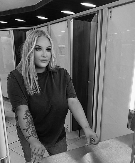 petits seins potelés onlyfans xxx exclusif images