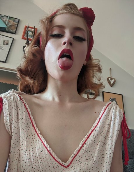 lunarouxfree modèle sexy images