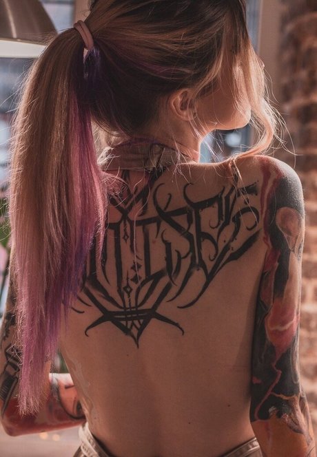 Vse Zrya haut modèle collection