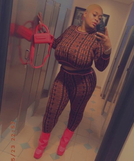 ChellMzDonald sexe star image