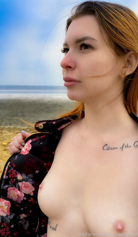 kate utopia sg modèle magnifique des photos