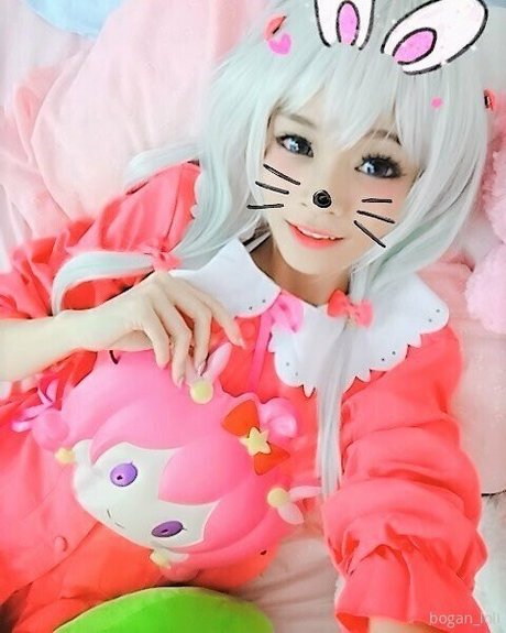 gaki aiko modèle magnifique images