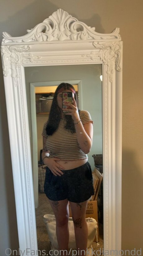 pinkkdiamondd modèle sexy photos