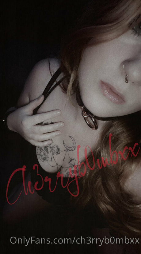 ch3rryb0mbxx star érotique archive