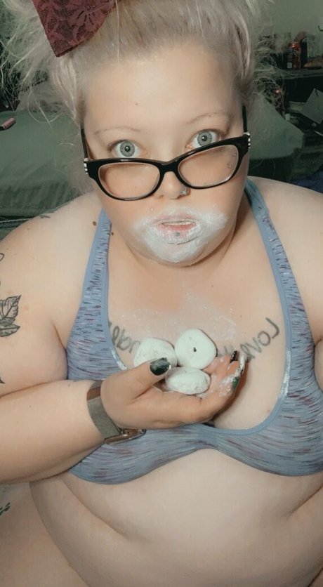 ali 893102 actrice artistique images