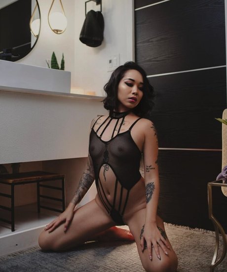 ChunLybia étoile nue galerie