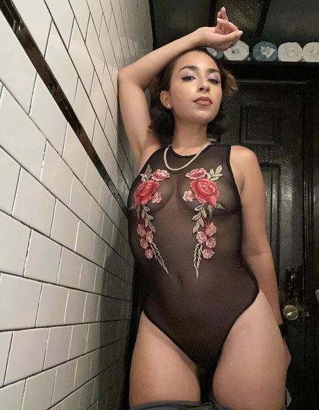 Serving Gaia étoile sexy galeries