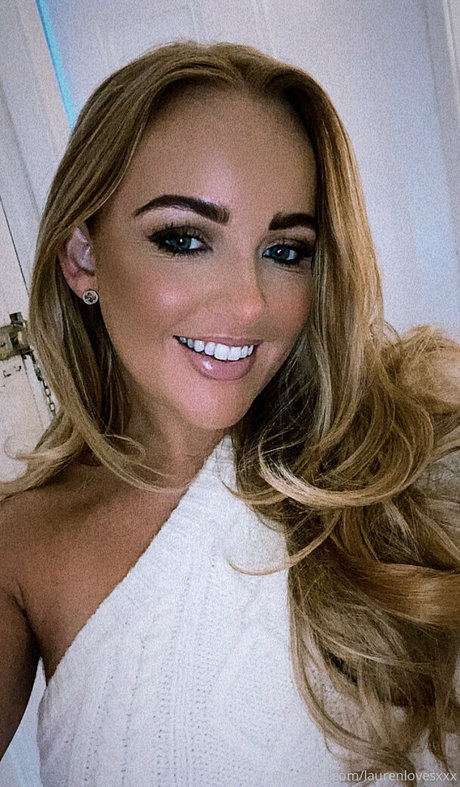 salope rousse onlyfans sexy jolie des photos