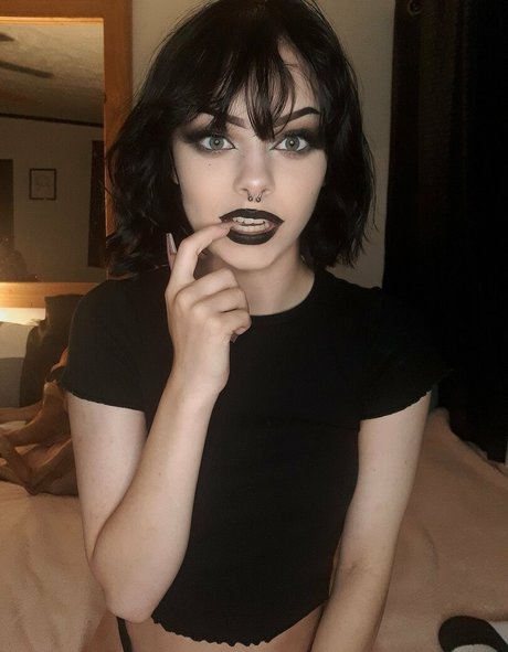 shayophelia star exclusive img