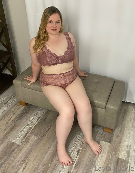 laylaluckie24 actrice pornographique photo