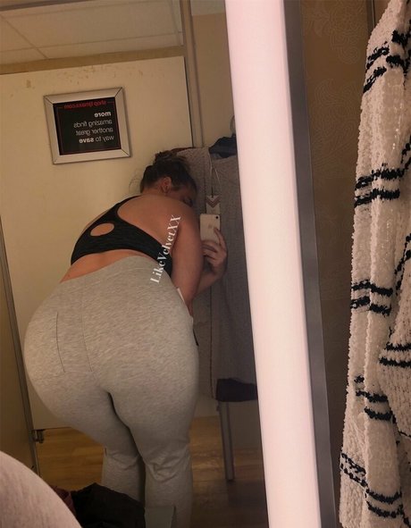 redvelvetxx modèle gratuit img