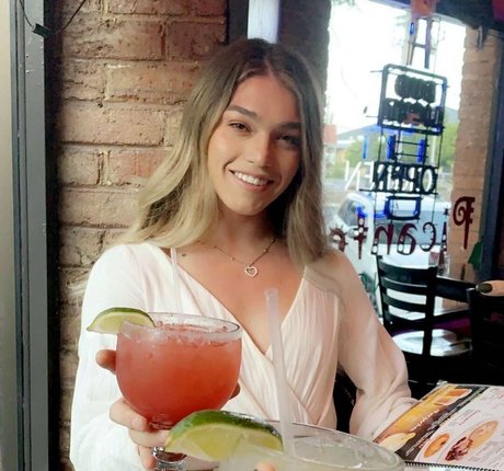 arielllll modèle adulte img