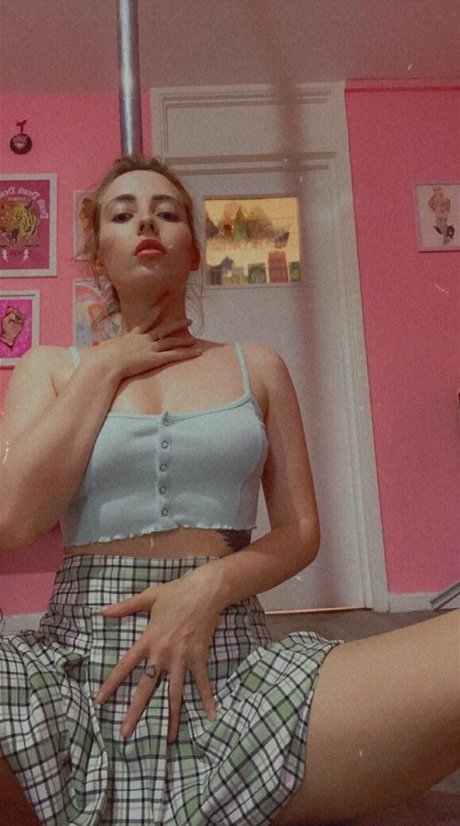 misscherryfox actrice de nus des photos