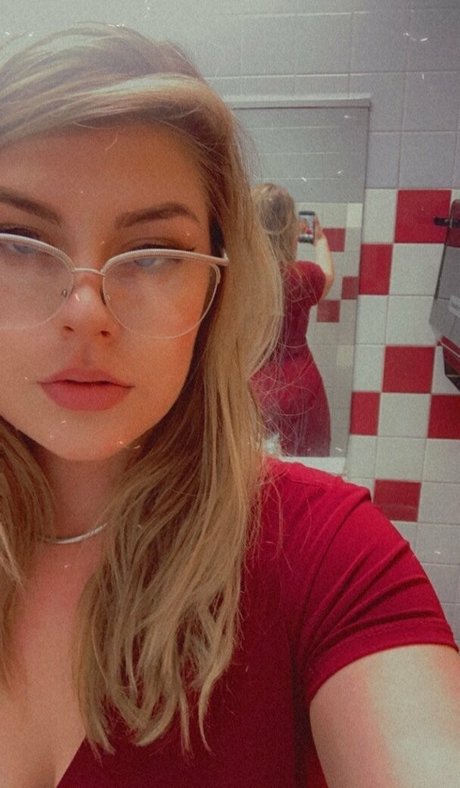 nudes plug Fotoaufnahmen