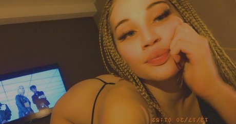 lunettes milf onlyfans haut sexy archive