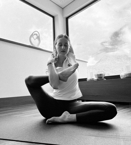 Lucaciu Larisa actrice des photos