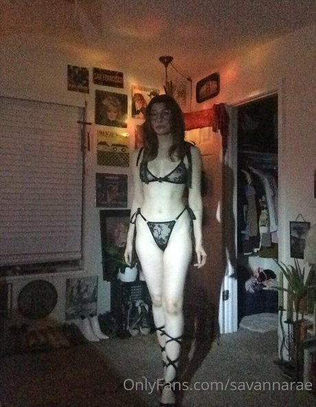 theesavannawhitee étoile nue galerie