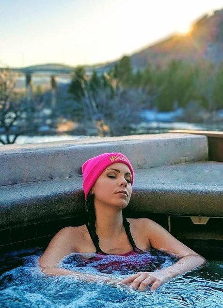 immeganlivefree mannequin image