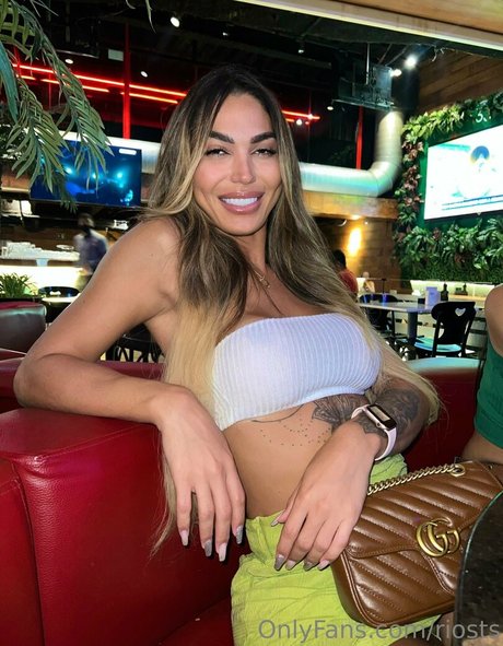 riosts actrice chaude image