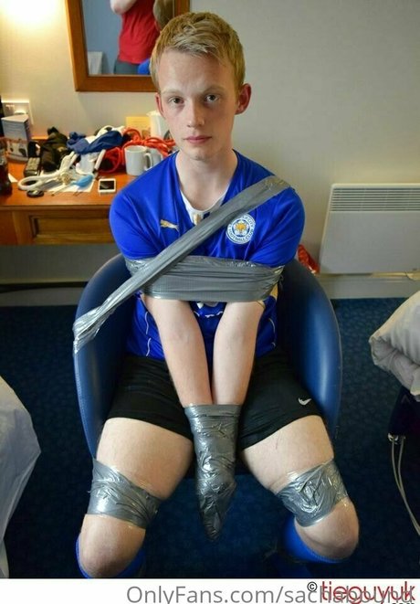 sachabound modèle érotique img