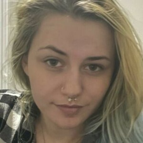 Brandy Bee étoile nue galerie