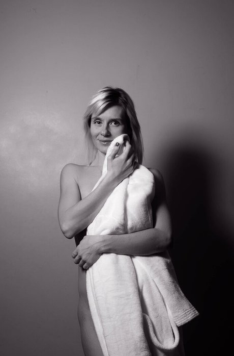 fétichisme des pieds asiatiques onlyfans art sexy collection