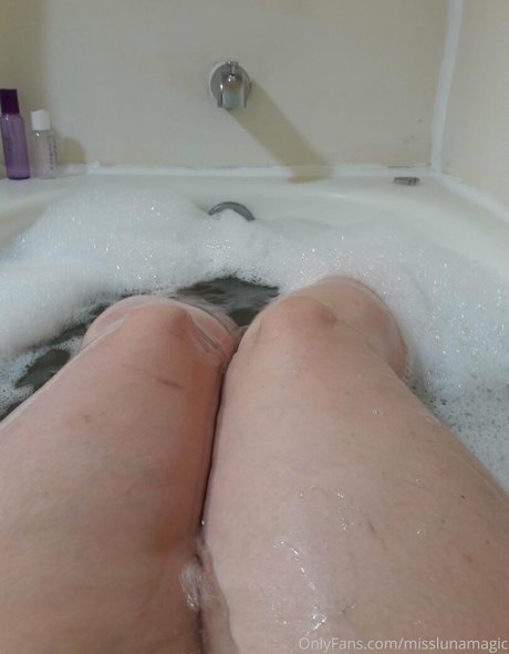 misslunamagic modèle nu galerie