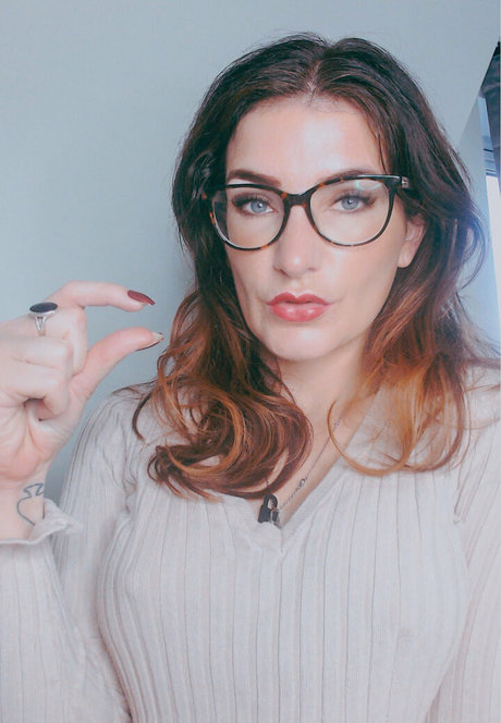 adreenacuckoldress modèle sympa galeries