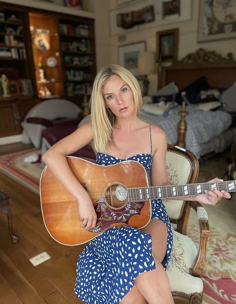 bikini ado onlyfans assez haute qualité archive