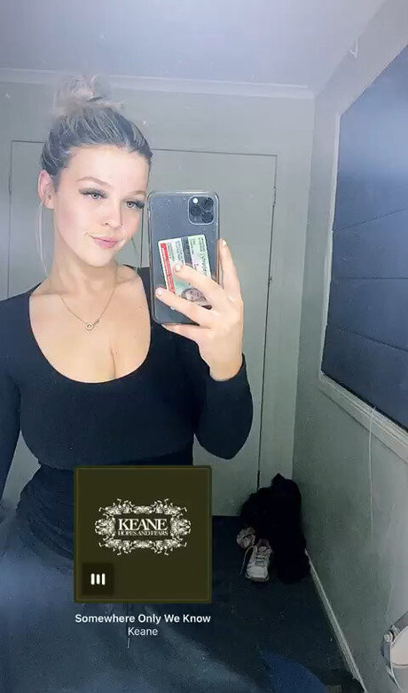 Chantelle A actrice de nus photos