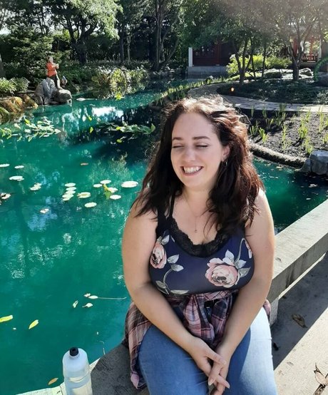 lartdanstoutessesformes modèle sexy galeries