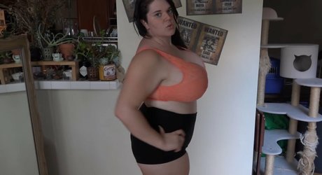 fans de milf gothique uniquement plutôt sexy image