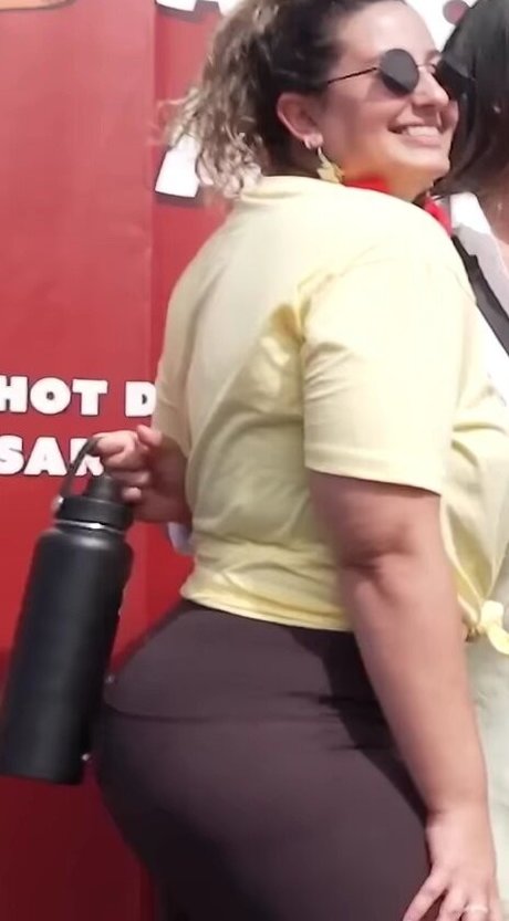 Nicole Enayati star érotique galeries