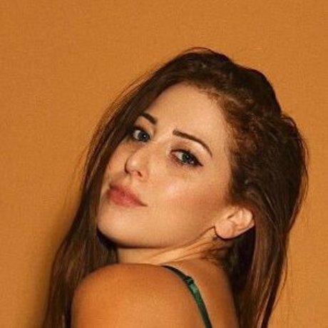 sœur asiatique onlyfans sexe artistique des photos